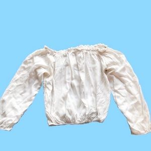 Brandy Melville off the shoulders blouse